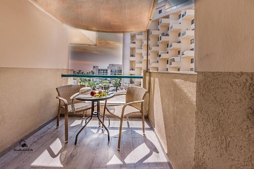 Kings & Queens By The Lake Apartment Тиберия Екстериор снимка